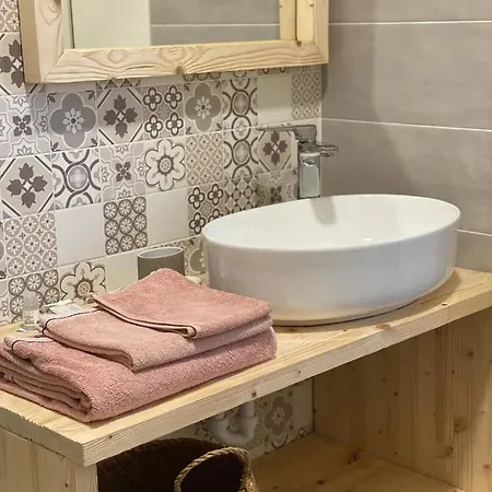 Melloni Street 4*
